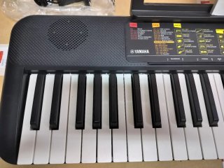Tastiera Yamaha PSR-F52
