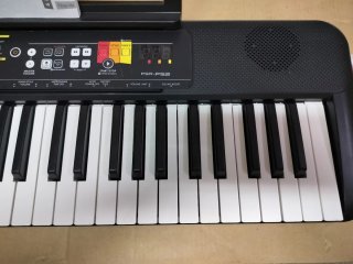 Tastiera Yamaha PSR-F52