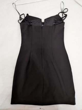 Vestido negro Zara con pedrería