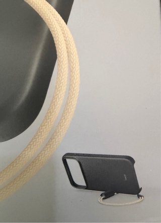 Funda Beats iPhone 17 Pro Max Kickstand Nueva