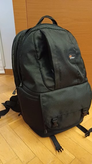 Mochila Lowepro Fastpack 250 negra para fotografía