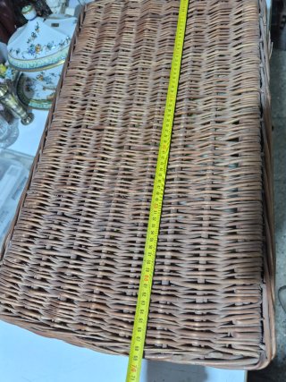 Cesta de mimbre grande con asas