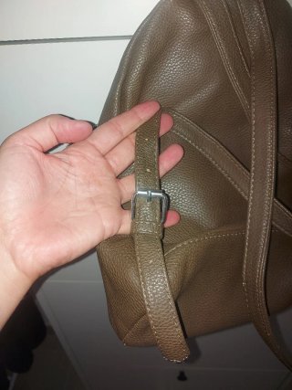 Mochila tachas marrón y plateada