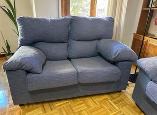 Sofás azules de tela