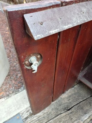 Mesa de exterior +  2 bancos en madera tratada