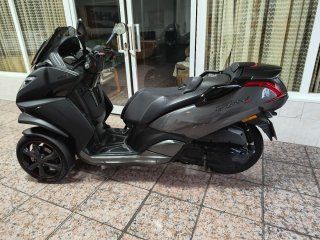 Triciclo Peugeot Metropolis 400i RS