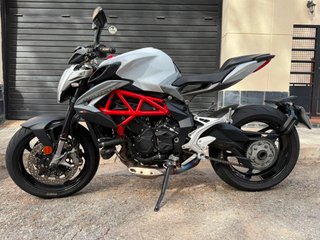 MV Agusta Brutale 800