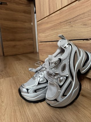 Zapatillas deportivas con elevación plateadas AOGU