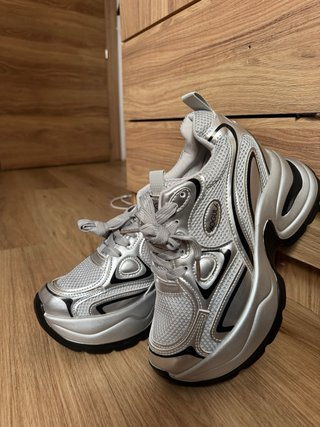Zapatillas deportivas con elevación plateadas AOGU