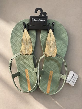 Sandalias Ipanema Verdes y Doradas