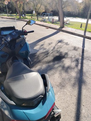 Yamaha Triciclo Azul y Negro