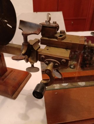 Torno de relojería antiguo