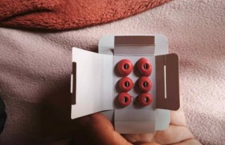 Beats Solo Buds Rojo Transparente (nuevos)