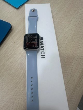 Vendo Apple Watch SE en excelente estado.