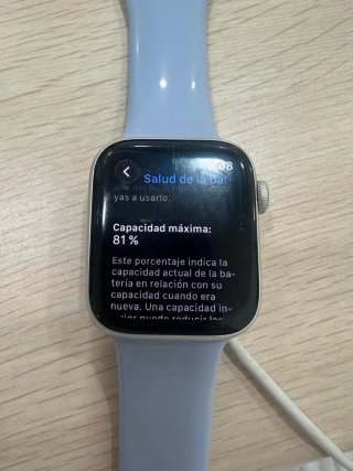 Vendo Apple Watch SE en excelente estado.