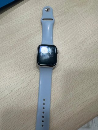 Vendo Apple Watch SE en excelente estado.