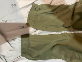 Pantalón cargo Zara verde oliva