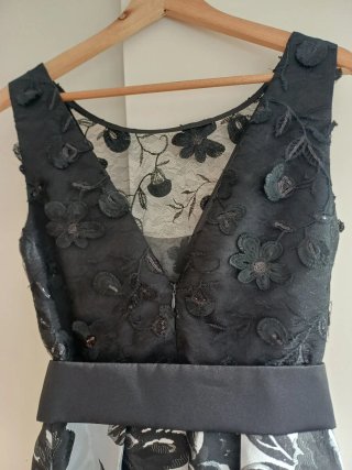 Vestido de fiesta seda gris y negro
