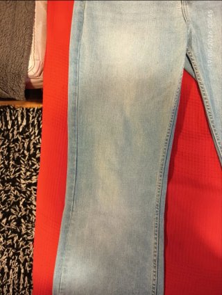 Pantalón vaquero campana Bershka azul claro