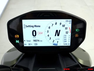 DUCATI STREETFIGHTER V2