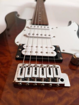 Yamaha Pacifica 212