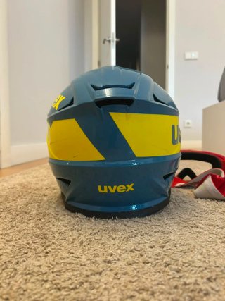Casco integral y gafas de descenso