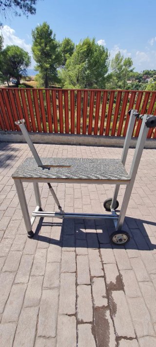 Banco de Reparación de Bicicletas con Ruedas