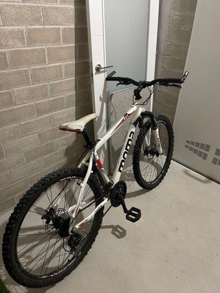 GT Avalanche 2.0 MTB Bicicleta Montaña