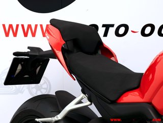 DUCATI STREETFIGHTER V4