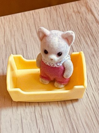 Sylvanian Families Chihuahua + cuna