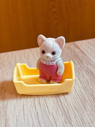 Sylvanian Families Chihuahua + cuna