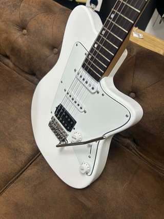 Guitarra eléctrica blanca Dirty Boy