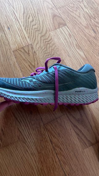 Zapatillas running trail Saucony mujer
