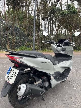 Honda PCX 125cc Scooter
