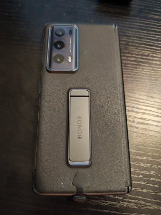 Honor Magic V2