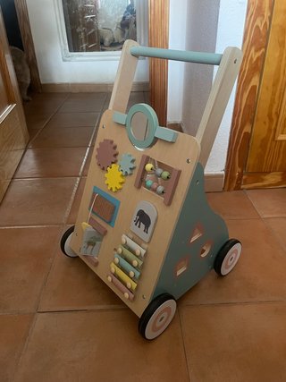 Correpasillos madera Montessori