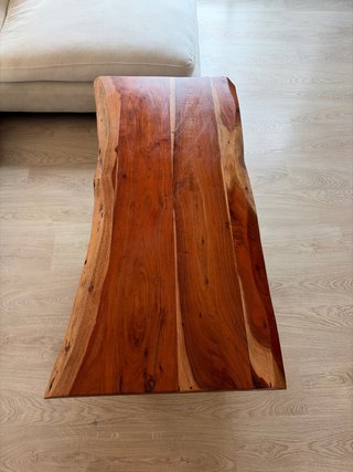 Mesa auxiliar de madera rústica