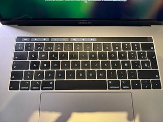 MacBook Pro 15.4” i7 16GB 2018 Plata