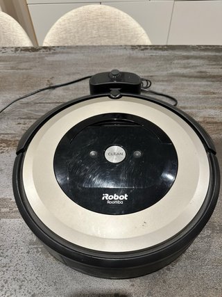 Roomba E6 con recambios nuevos