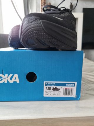 Zapatillas Hoka Negras. Bondi9