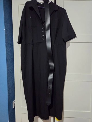 Vestido vintage corte lápiz negro. Tela elastica
