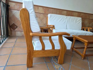 Conjunto Sofá y Mesa de Centro