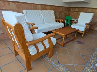 Conjunto Sofá y Mesa de Centro