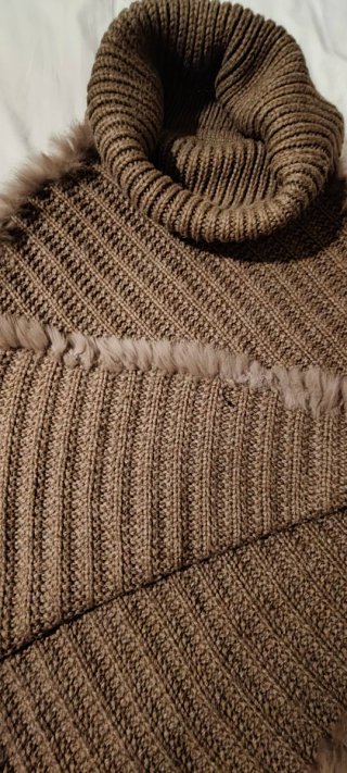 Poncho punto y piel natural T Única