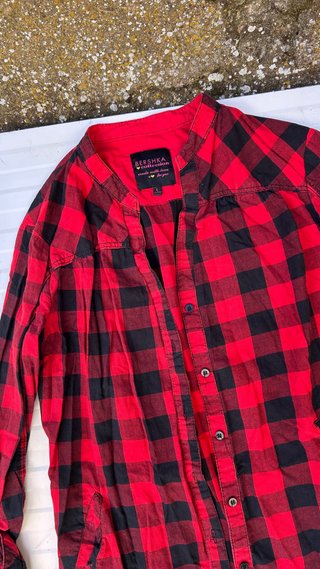 Camisa cuadros roja y negra Stradivarius Talla L