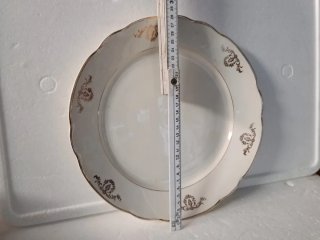 Zuppiera con piatto in porcellana vintage