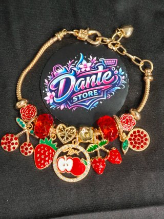 Pulsera con colgante frutos