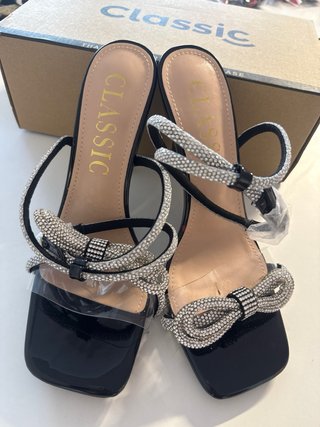 Sandali gioiello con tacco