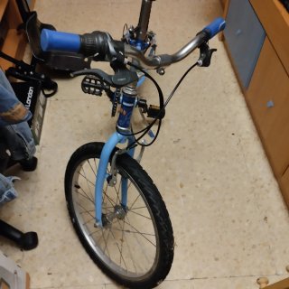 Bicicleta infantil azul