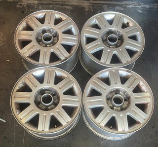 4 Llantas Audi R15 5 Tornillos